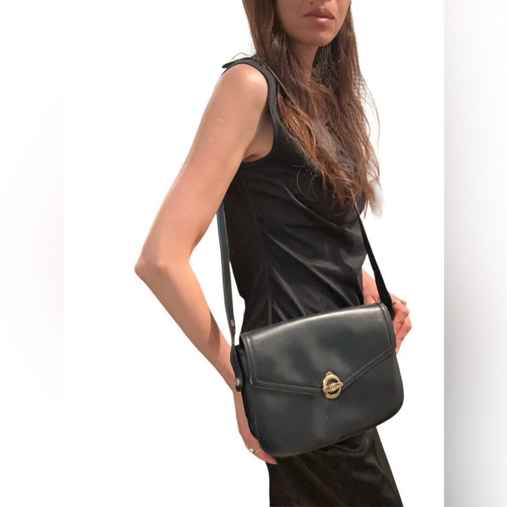 Gucci Black Leather Shoulder Bag with Gold Hardware - Picture 13 of 13